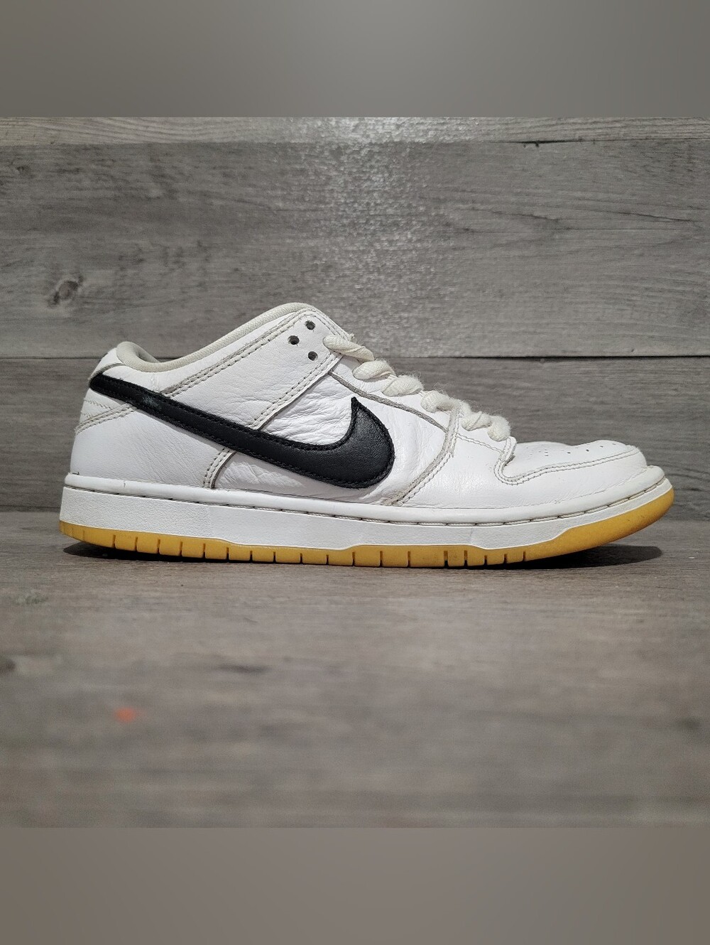 Nike SB Dunk Low Pro Mens 6.5 White Gum CD2563-101 rare